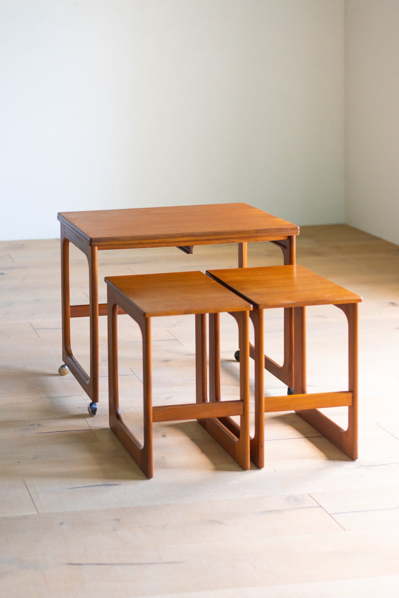 マッキントッシュ ネストテーブル / mcintosh nest tables #0389