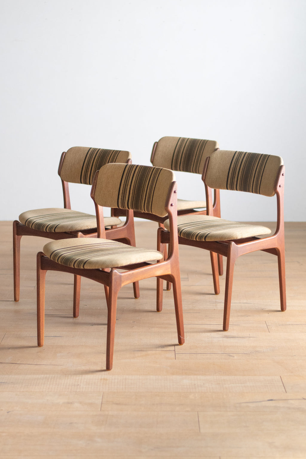 エリックバック ダイニングチェア 4脚セット / erik buch dining chairs 'model49' set of 4  #0097