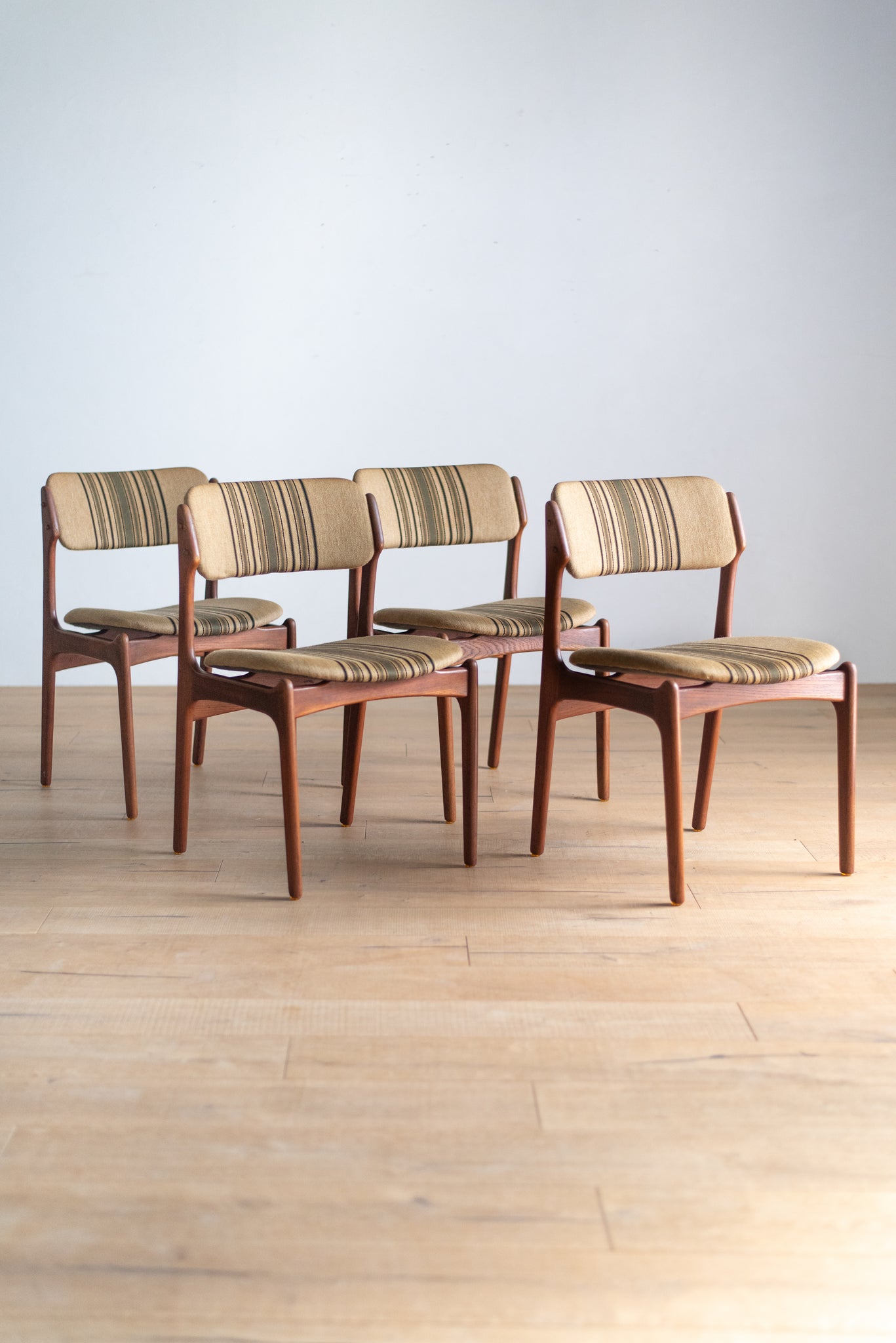 エリックバック ダイニングチェア 4脚セット / erik buch dining chairs 'model49' set of 4  #0097