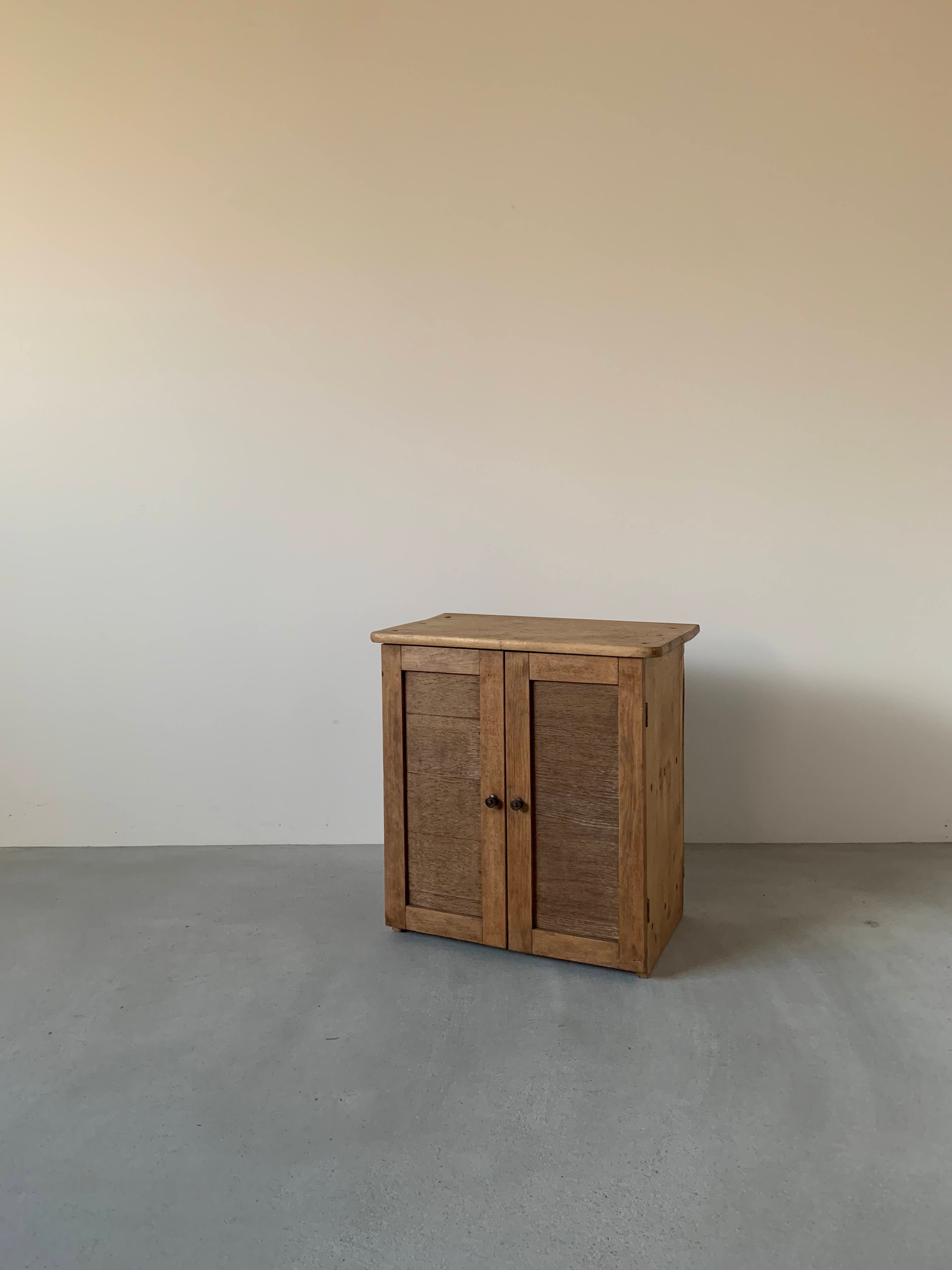 スモール パイン カップボード / small pine cupboard #0222 – SCOUT