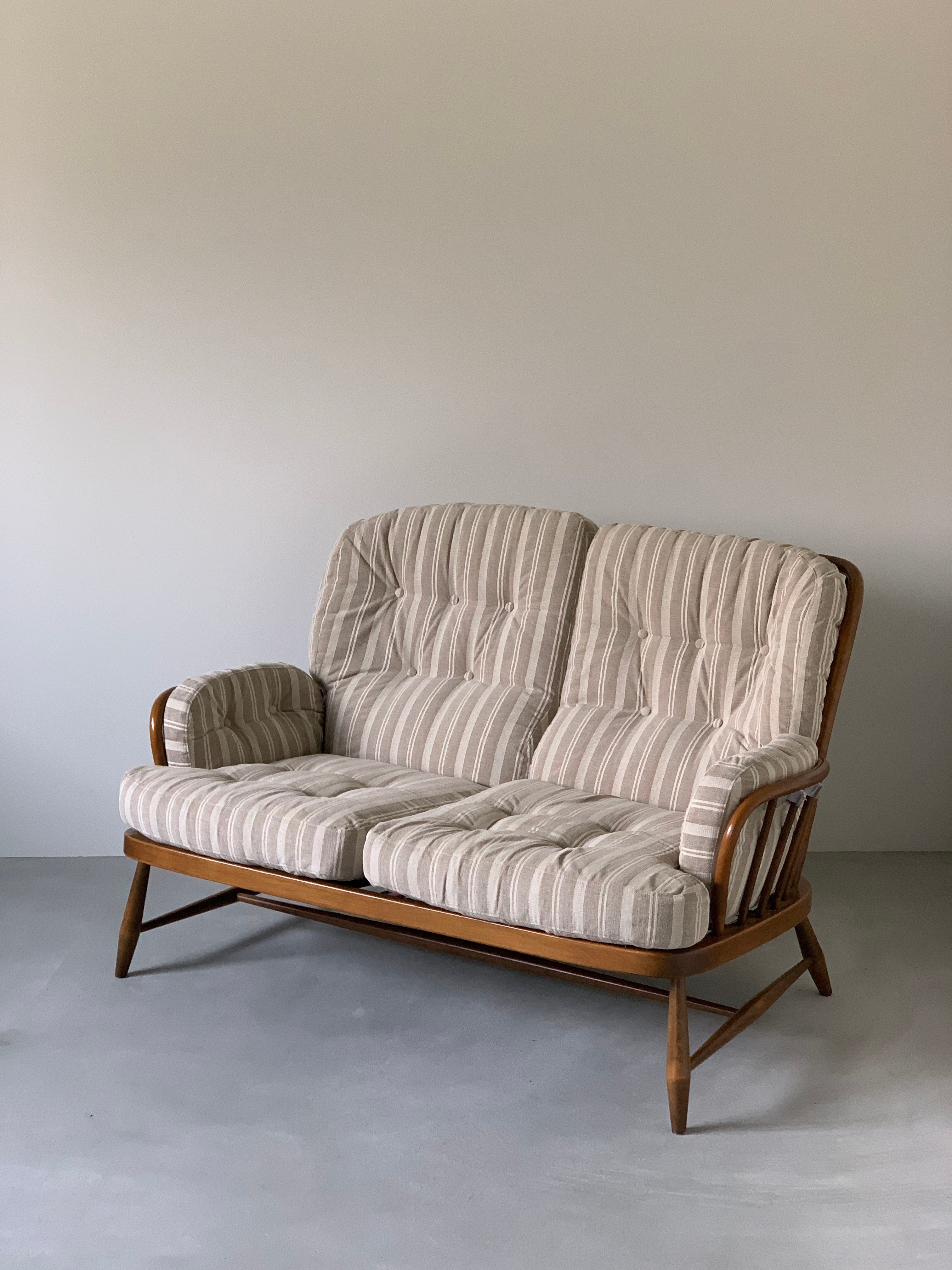 ERCOL アーコール 2人掛けソファ Ercol 2人掛けソファ – 神戸アンティークウェアハウス