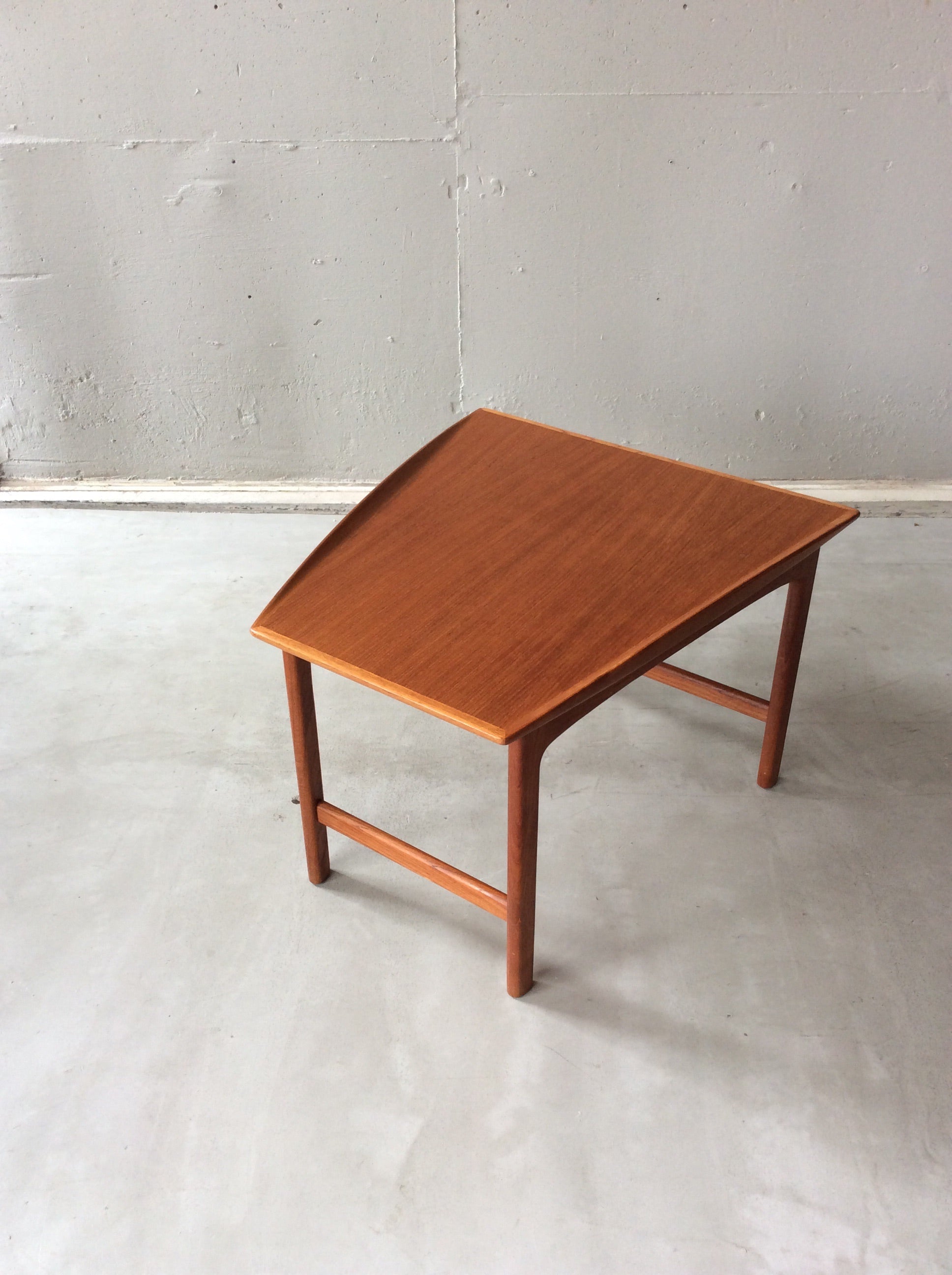 folke ohlsson teak side table #0056 – SCOUT VINTAGE